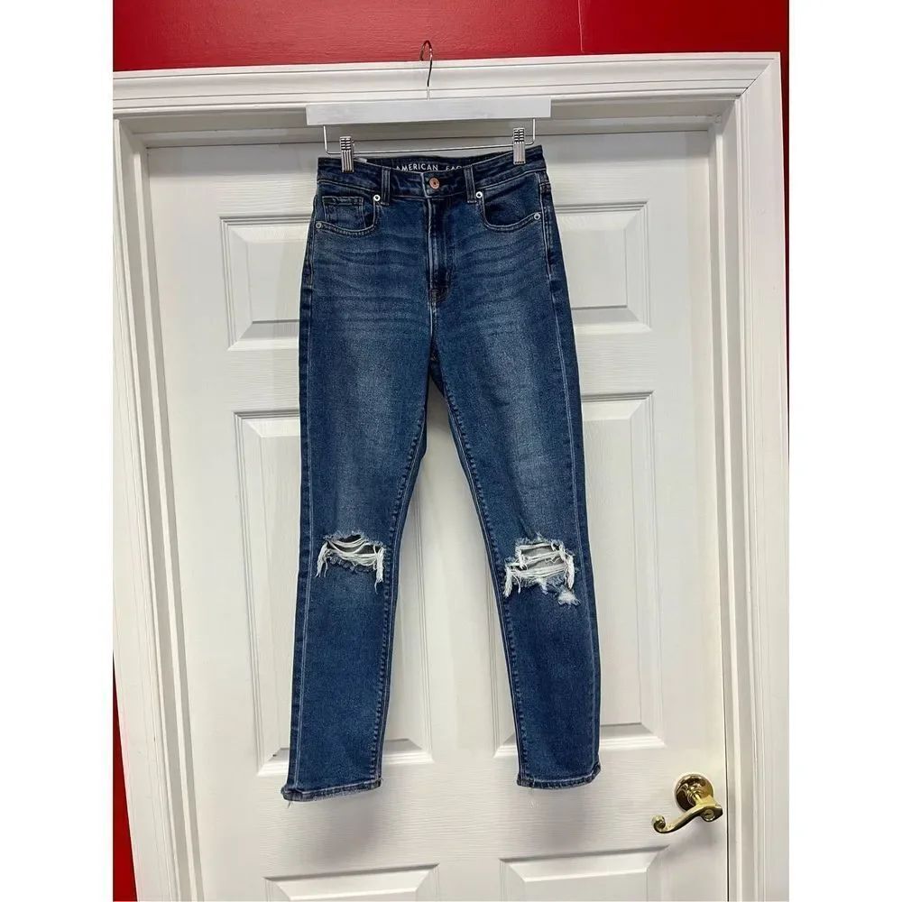 American Eagle Stretch Mom Distressed Cut Hem Jeans sz 0 EUC